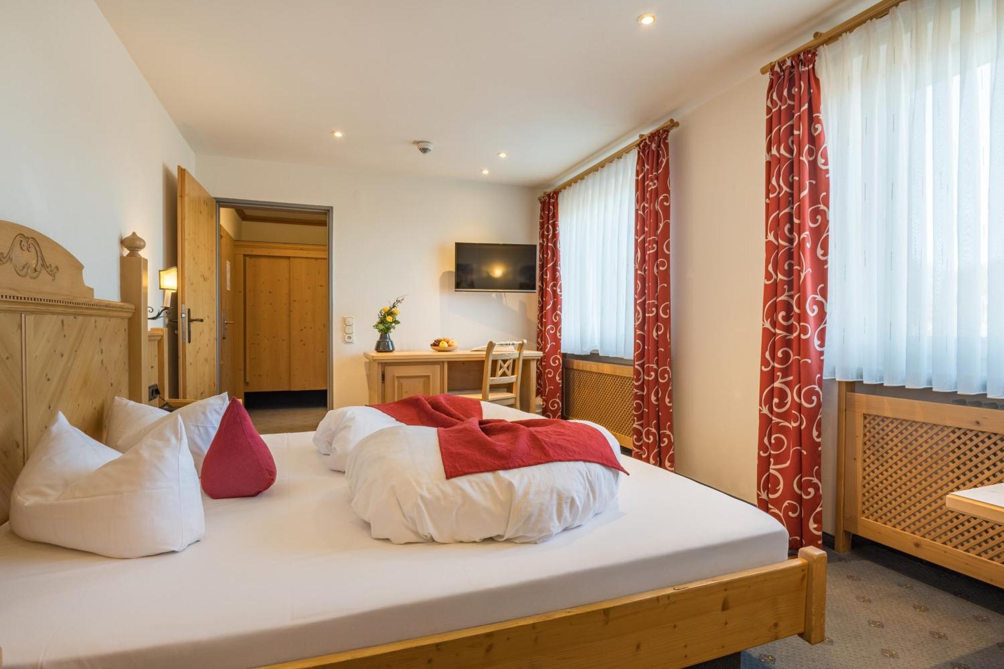 Landhotel Gockelwirt Eisenberg  Zewnętrze zdjęcie
